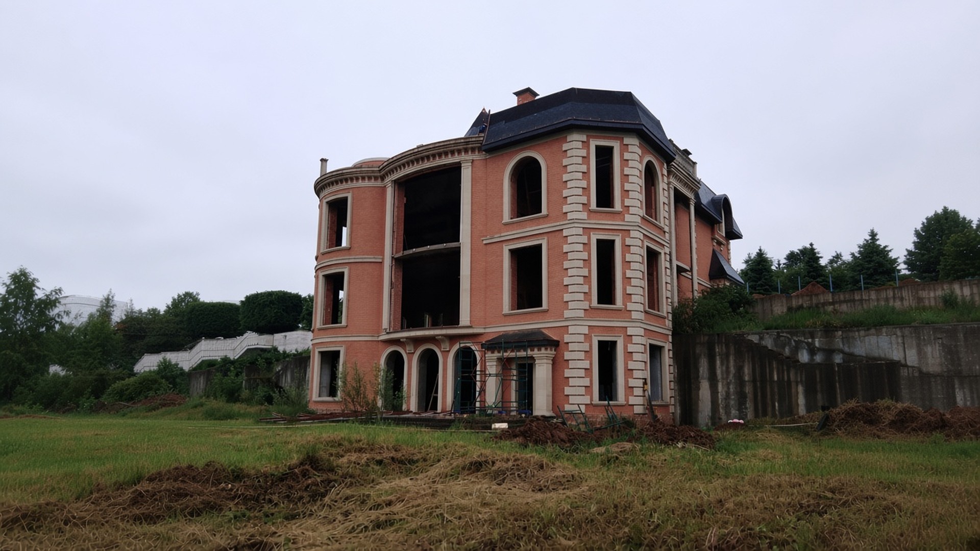 Кирпичный дом в Барвихе, 4 200 м³